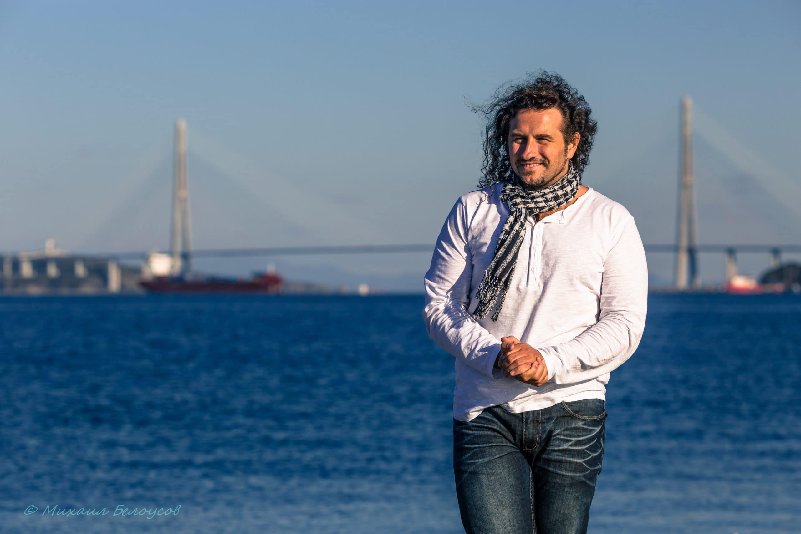 Martin Alvarado lauloi suomalaisen jouluklassikon espanjaksi