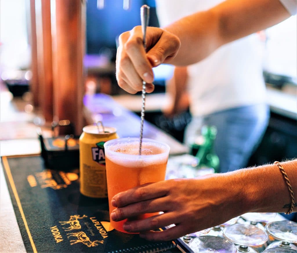 STUDIO_Lounge_&_Bar_drinkkejä | Fuengirolan